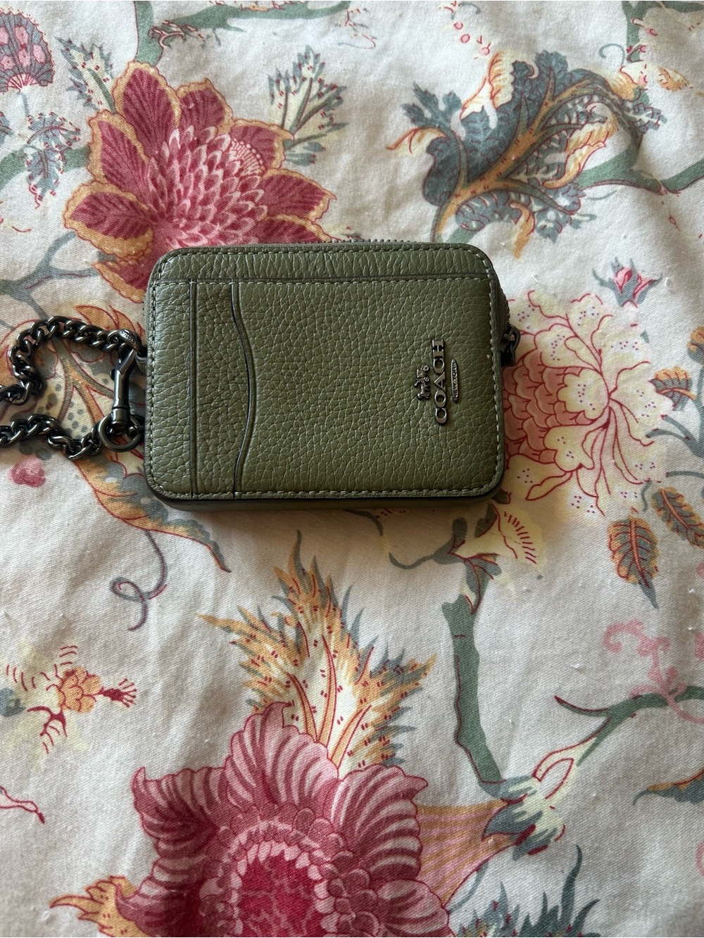 COACH Olive Green Pebbled Leather Card Holder with Gunmetal Chain